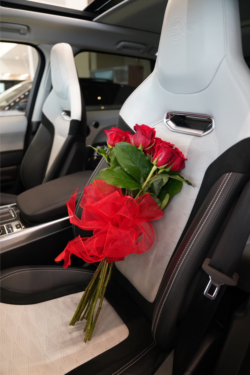 Happy Mother's Day from all of us at Land Rover Parsippany 🌹