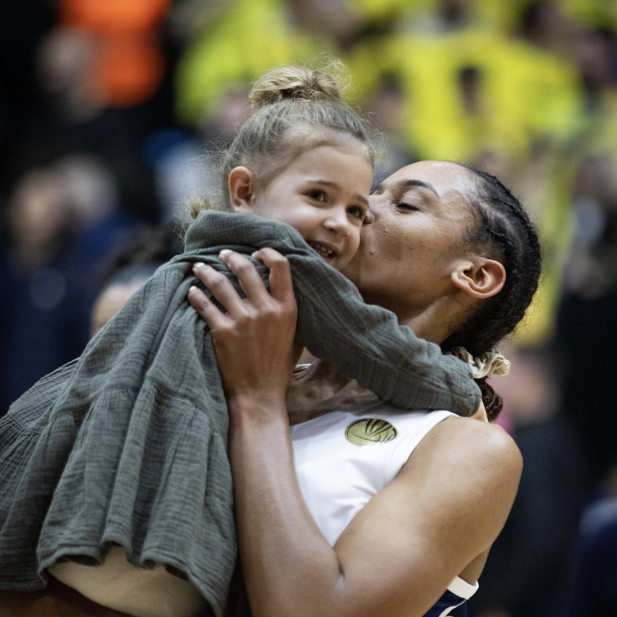 Athletes. Mothers. Warriors. ❤️ To all the supportive and inspiring mothers out there: thank you and happy #InternationalMothersDay 💐🌟 #EuroBasketWomen