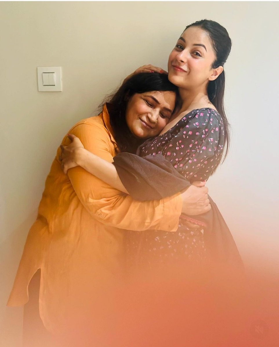 Shehnaaz Gill shares some lovely pictures with her mother Parminder Kaur Gill on Mother's Day 💐💐🌹♥️ 
@ishehnaaz_gill 
#ShehnaazGill #ShehnaazKaurGill #ShehnaazGallrey #ShehbazBadesha #shehnaazains #HappyMothersDay #HappyMothersDay2024