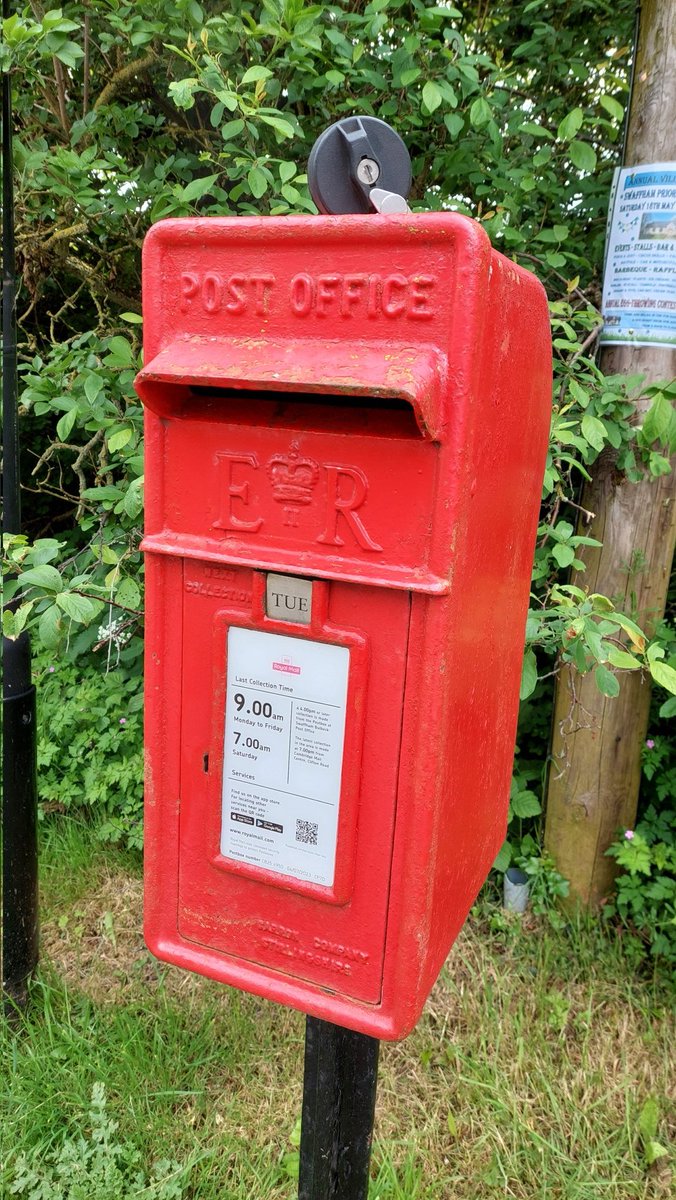 #postboxsaturday
A bit late ... postbox with locking fuel cap, Cambs ....