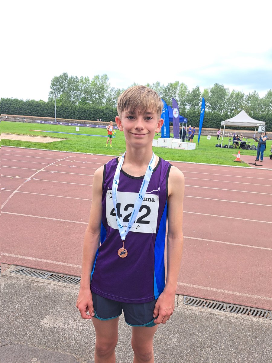 PB and Bronze for Tom in U13B High jump @scotathletics East District Champs #madeineastlothian 💜🥉