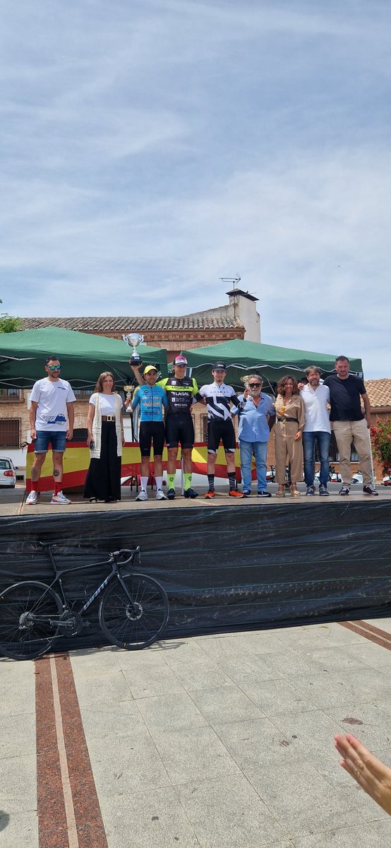 Crónica trofeo industrial de Olías del Rey.

Noel Martín se impone en la llegada al esprint en Olías del Rey.
👇🏻

avituallamientociclista.com/noticias/post/…