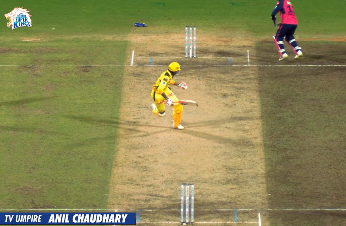 Rare good decision from the umpire. There should be absolutely no qualms about this, none at all. He was watching the ball and changed the direction. #CSKvsRR #CSKvRR #RRvCSK #Dhoni #Jadeja