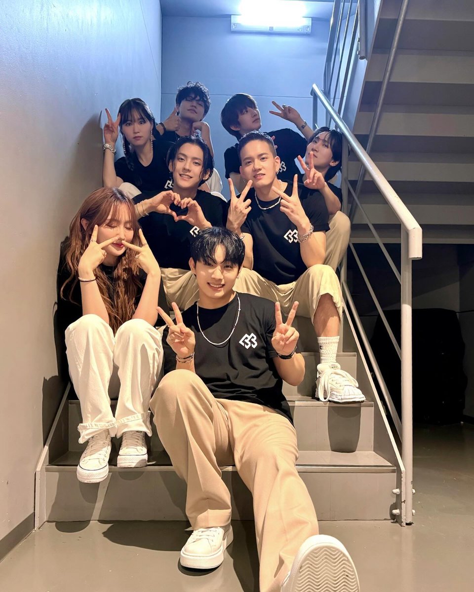 댄서분 인스타에 비투비🍀💙
일본 공연 고생많아써💕💕💕