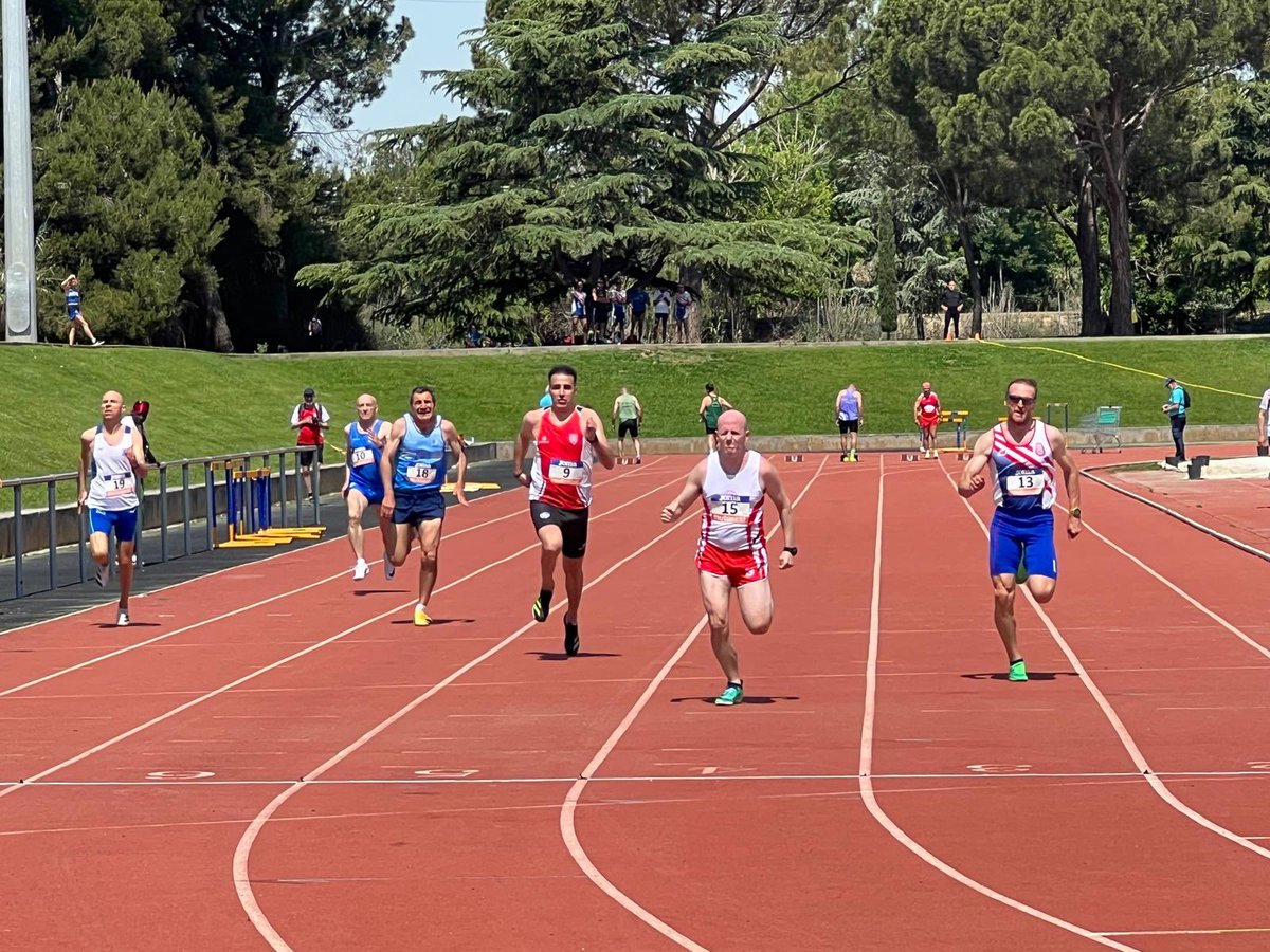 😍 El nostre atletisme màster ha celebrat avui el Campionat de Catalunya de clubs!

🏃🏻‍♀️ Domini del <a href="/Barcelona_At/">Barcelona Atletisme</a> 🥇amb <a href="/PratencAA/">Pratenc AA</a> 🥈 i <a href="/cagranollers/">Atlètic Granollers</a> 🥉

🏃🏼‍♂️ El <a href="/ClubNouBarris/">Club d'Atletisme Nou Barris</a> segueix manant a la categoria masculina 🥇, amb Barcelona Atletisme 🥈 i <a href="/CAManresa/">Club Atletic Manresa</a> 🥉

L’enhorabona! 🫡