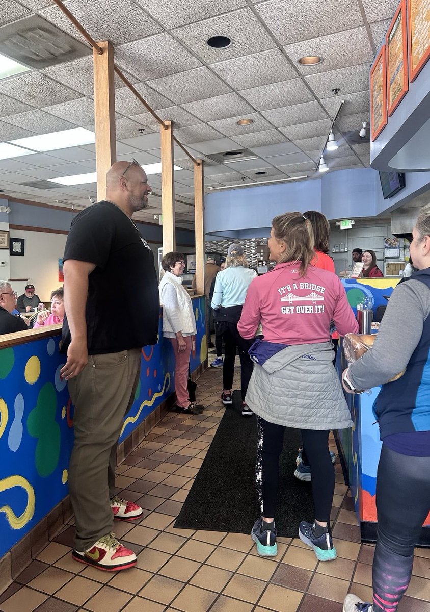 First stop of my day has to be The Bagel Bin to fuel up for a long day of getting out the vote. Join our team on the doors and phones today! Sign up here: mobilize.us/harrydunnforco…