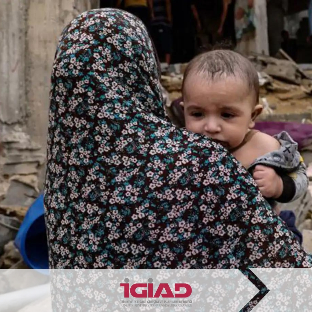 Gazze’de Anne demek… Çocuklarını doya doya sevememek, büyümelerini görememek demek… Çocuklarını yaşamaya değil, Allah yolunda ölüme adamak demek… Kısacası Anne olmanın en zor yeridir #Gazze…