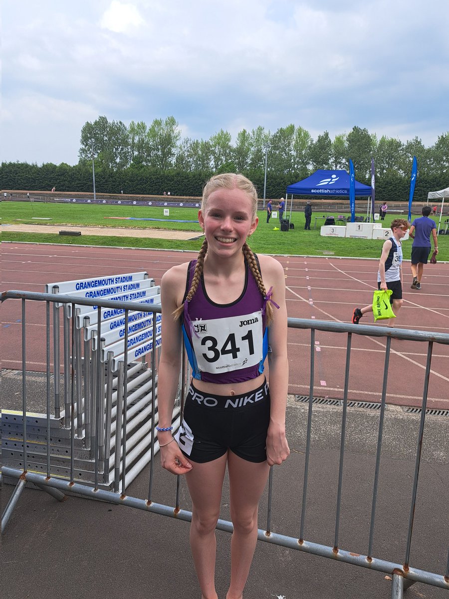 Bronze and a massive PB of over 10 seconds for Imogen in U15G 1500m @scotathletics East District Champs #madeineastlothian 💜🥉