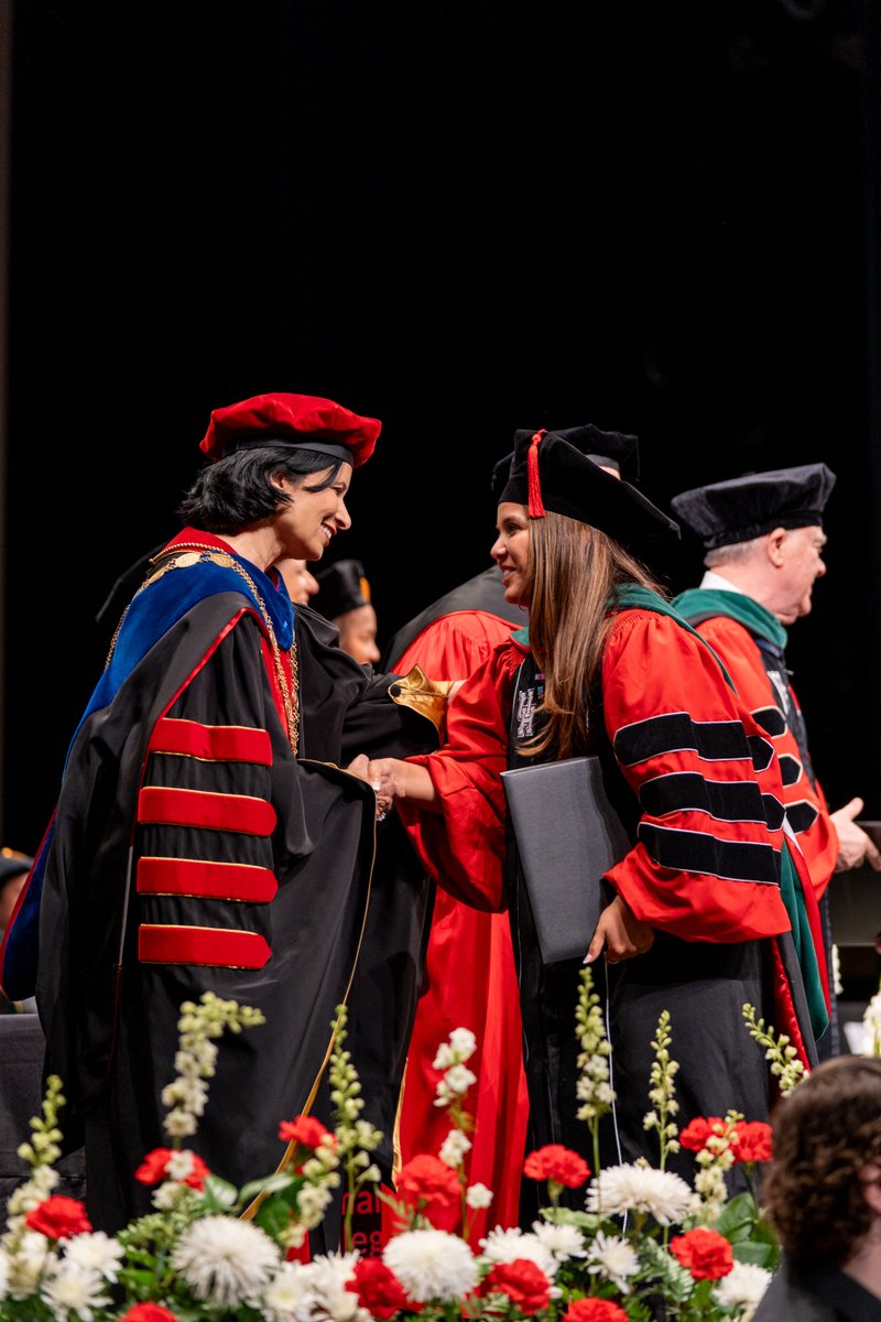 Congratulations to the first graduates of the Tilman J. Fertitta Family College of Medicine! 🎓🩺