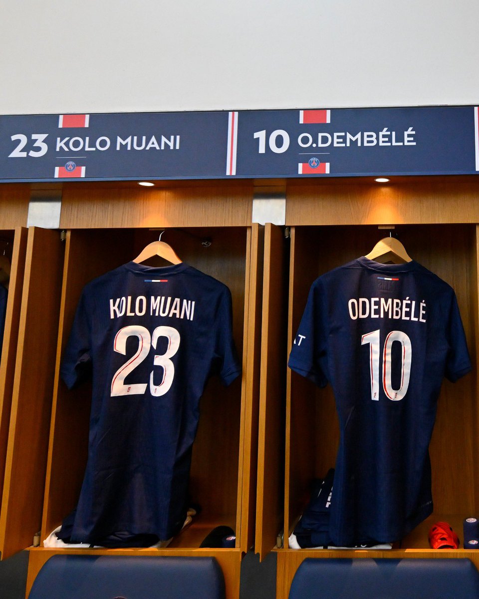 👕 Le vestiaire parisien avec le nouveau maillot domicile du PSG pour affronter Toulouse ! ❤️💙 #PSGTFC