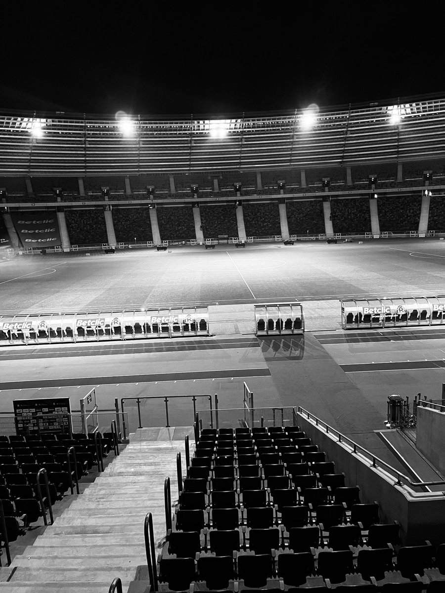 Spadamy do <a href="/_1liga_/">Betclic 1 Liga</a>. Popełniliśmy błędy, zawiedliśmy siebie i Was i za to bardzo przepraszamy. 
Niezależnie od wyników wspieraliście tą drużynę i za to w imieniu Klubu bardzo dziękuję. 
Nie wiem co przyniesie przyszłość, ale wiem, że Ruch wróci na należne mu miejsce.