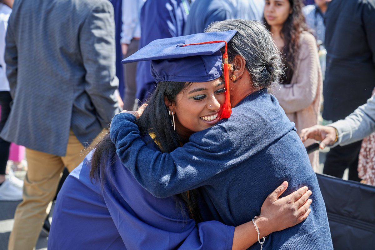 Happy Mother's Day, UConn Moms 🥰 Thank you for all you do for our students.