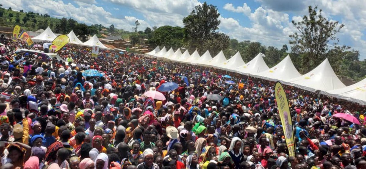 These are some of the few millions that support and want Gen @mkainerugaba to succeed president Museveni in 2026. Thank you people from Kasambya for the love. ❤️ Thank you @DaudiKabanda for organizing this amazing event