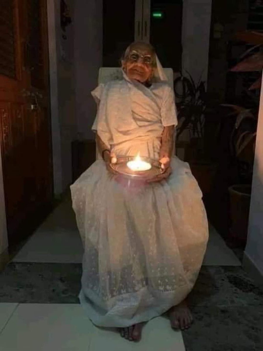 🚩She lived her entire 100 years- Content, Austere, Dharmic & Dignified! 100% detached from the trappings of power of the seat of her great son #PMModi Ji! This mother will remain an inspiration to all mothers to raise such worthy children 🚩 Koti pranaams #Heeraben Amma 🙏