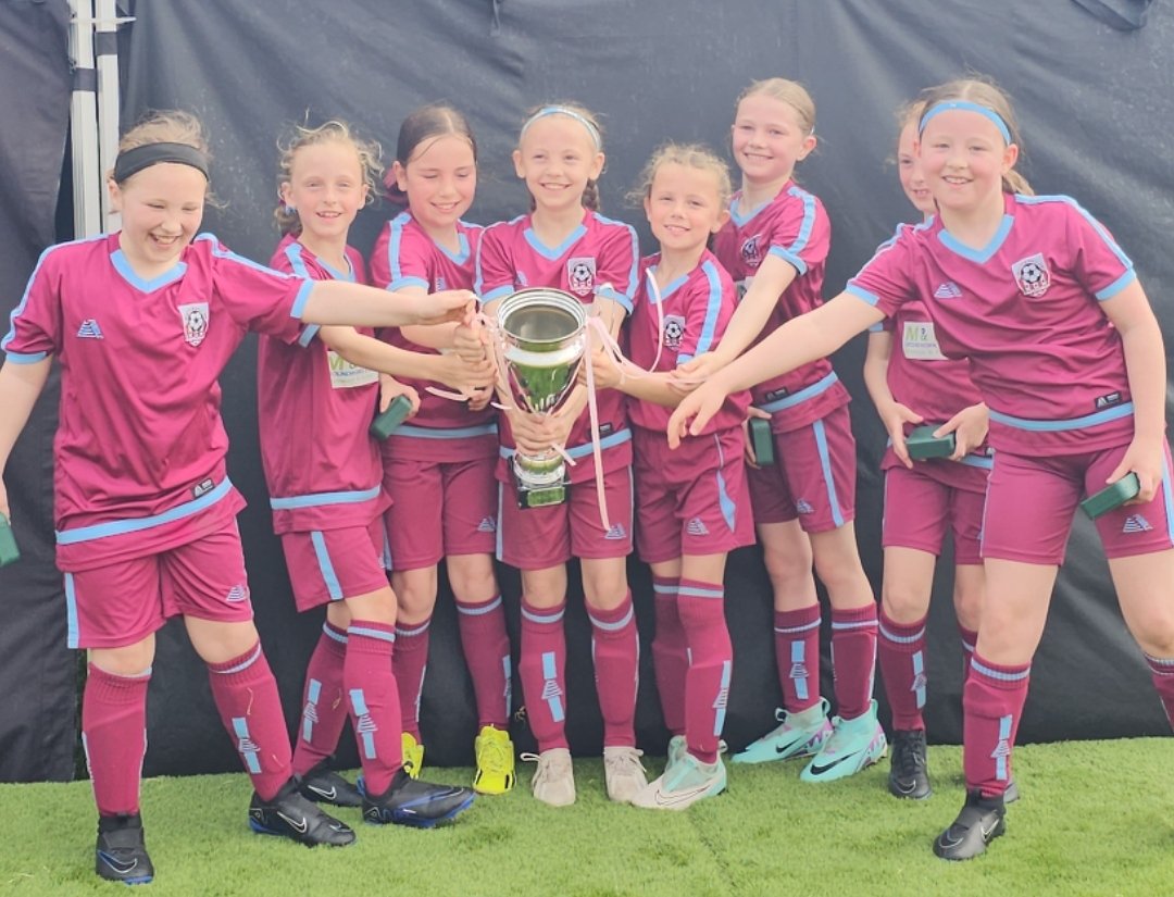 nicwright86's tweet image. Amazing Girls ... So proud of you all well done 🏆🥇✨️⚽️ @JAMRecruitment @mandgroundworks @cbrown0603 #cbfootballcoaching @MissKick