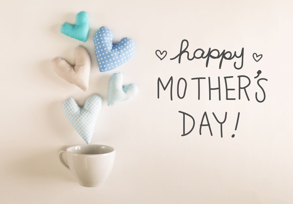 thejenbenner's tweet photo. Happy Mothers Day even if you're a fur-kids momma too! <3 https://t.co/eDpKzpaQmC