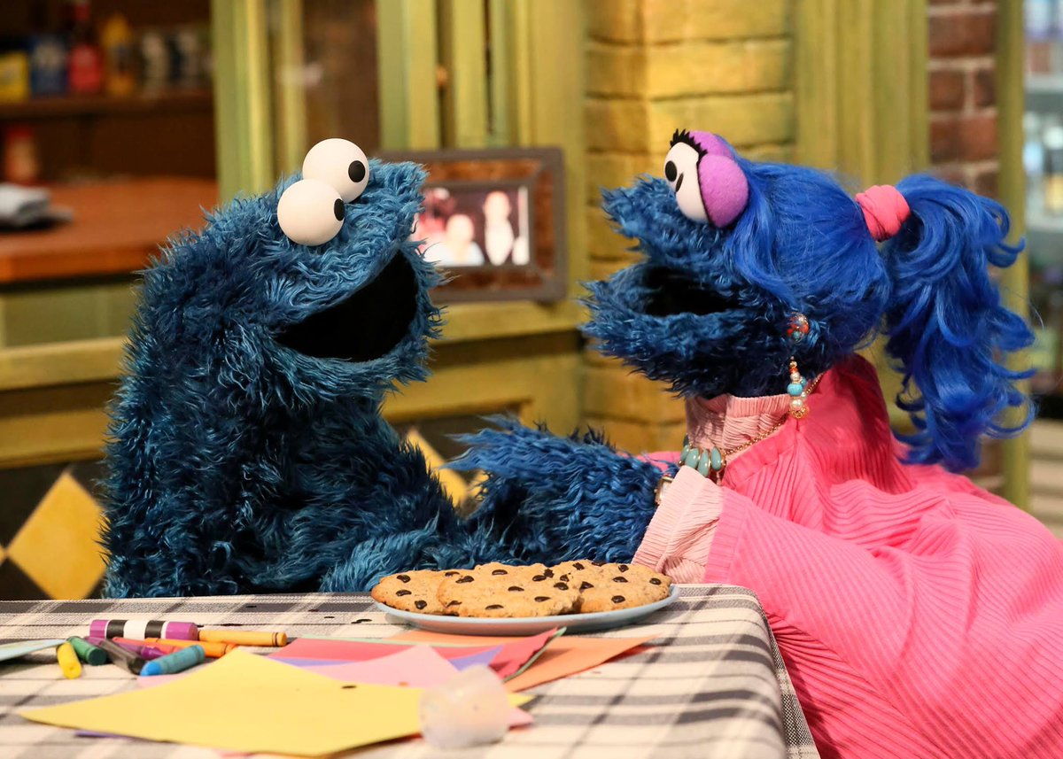 Happy #MothersDay to all the amazing mommies that make us feel just as special as a chocolate chip cookie! 🍪💙