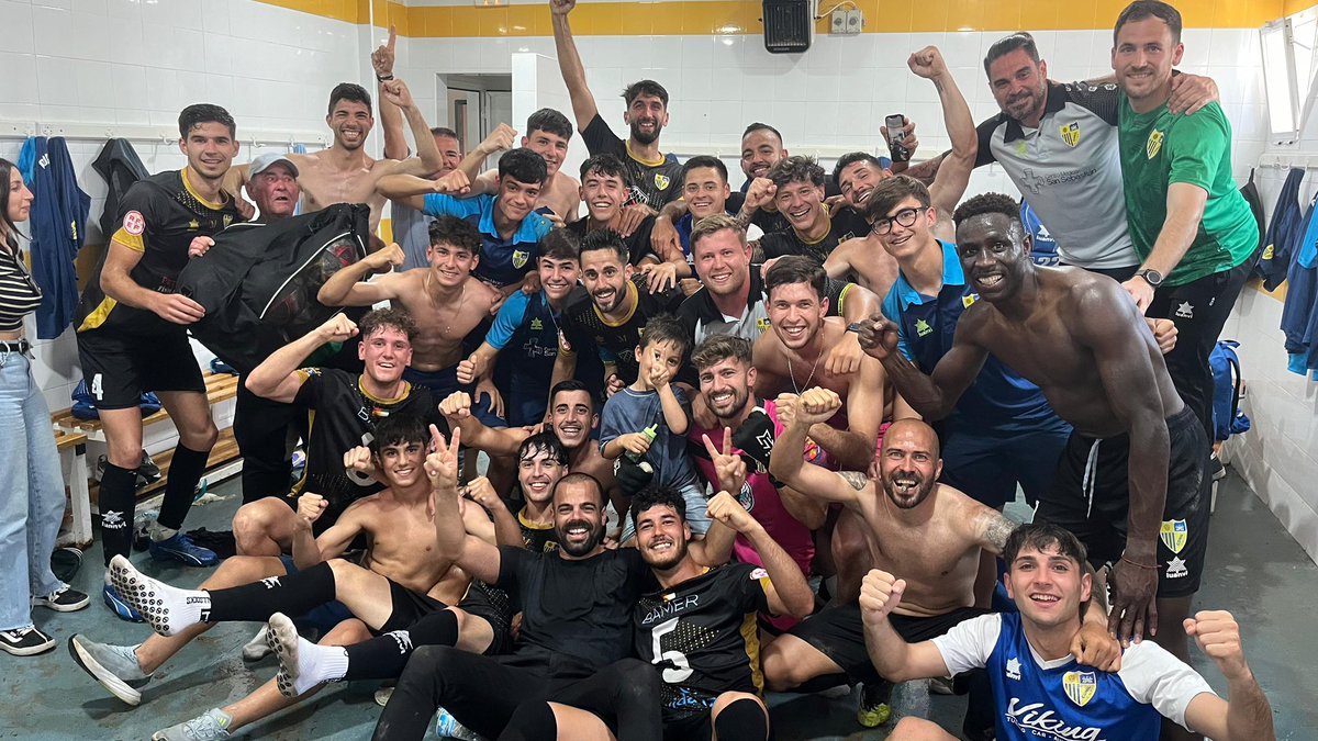 Mi equipo, objetivo cumplido 💙💛🍍