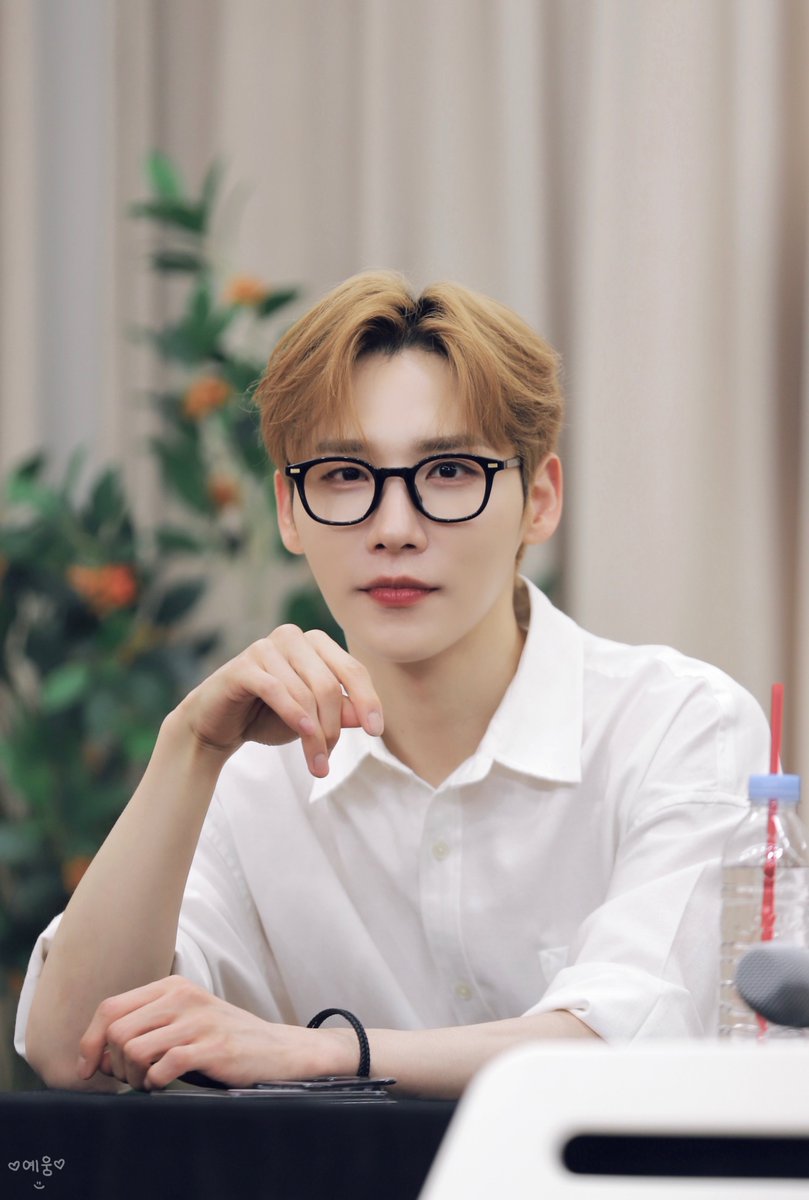 fasjong's tweet image. 240512 #AB6IX #전웅

오늘 너무 잘생긴거 아니냐구,,😆