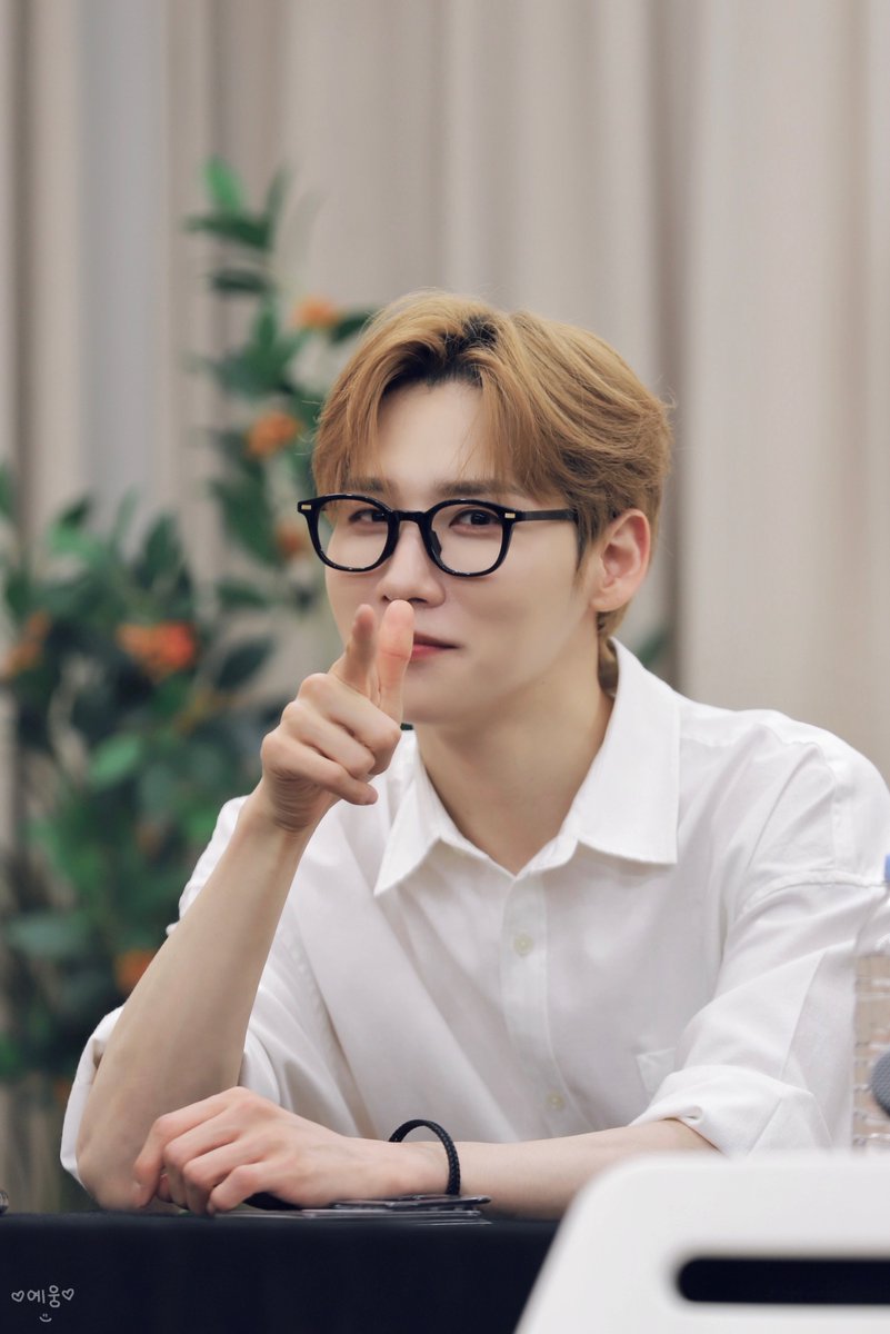 fasjong's tweet image. 240512 #AB6IX #전웅

오늘 너무 잘생긴거 아니냐구,,😆