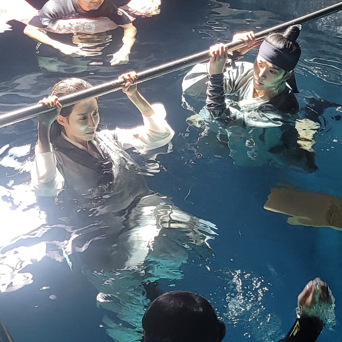 Beautiful pokies underwater behind the scenes from peb instagram 😍😍  #ParkEunBin #Rowoon #Thekingsaffection