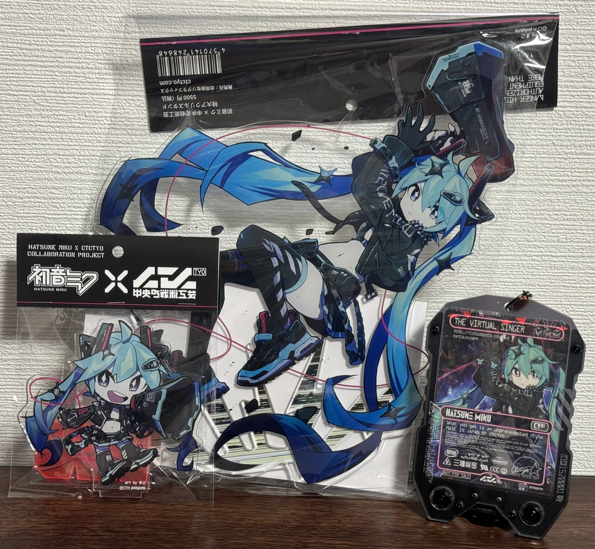 【ポストカード付き】初音ミクx中央町戦術工芸　特大アクリルスタンド ポストカード付き】初音ミクx中央町戦術工芸 特大アクリル