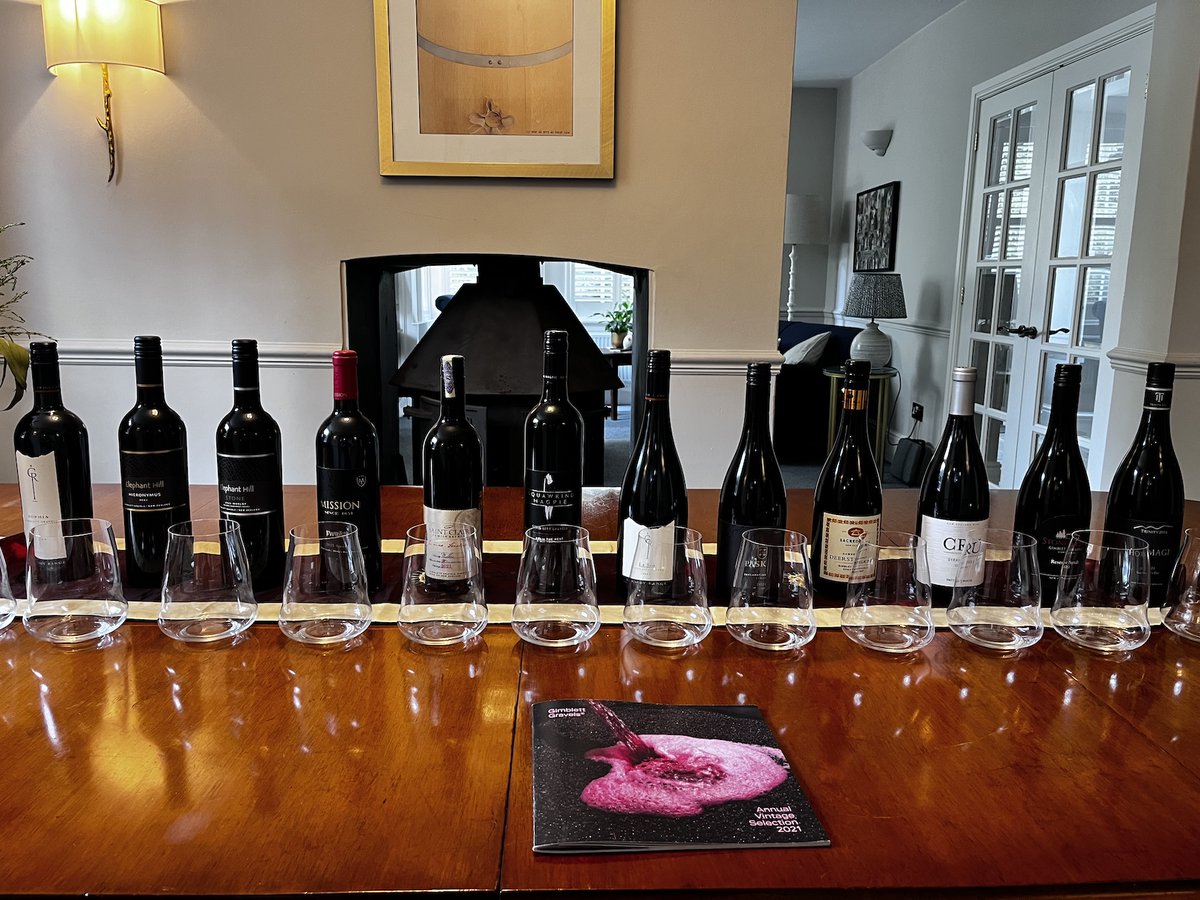 Once derided as wasteground, New Zealand’s Gimblett Gravels is now lauded as one of the world’s best terroirs. The Gimblett Gravels Annual Vintage Selection 2021 comprises 12 wines that give a snapshot of the latest vintage – 6 Syrah and 6 red blends. the-buyer.net/tasting/jones-…