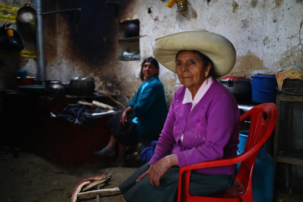 Compatriotas:

En este día tan especial, en el que honramos el inmenso amor y la incansable labor de nuestras madres, deseo dirigirme con profundo respeto y admiración a todas ellas que, además de desplegar su amor y dedicación en el seno de sus hogares, han abrazado la lucha