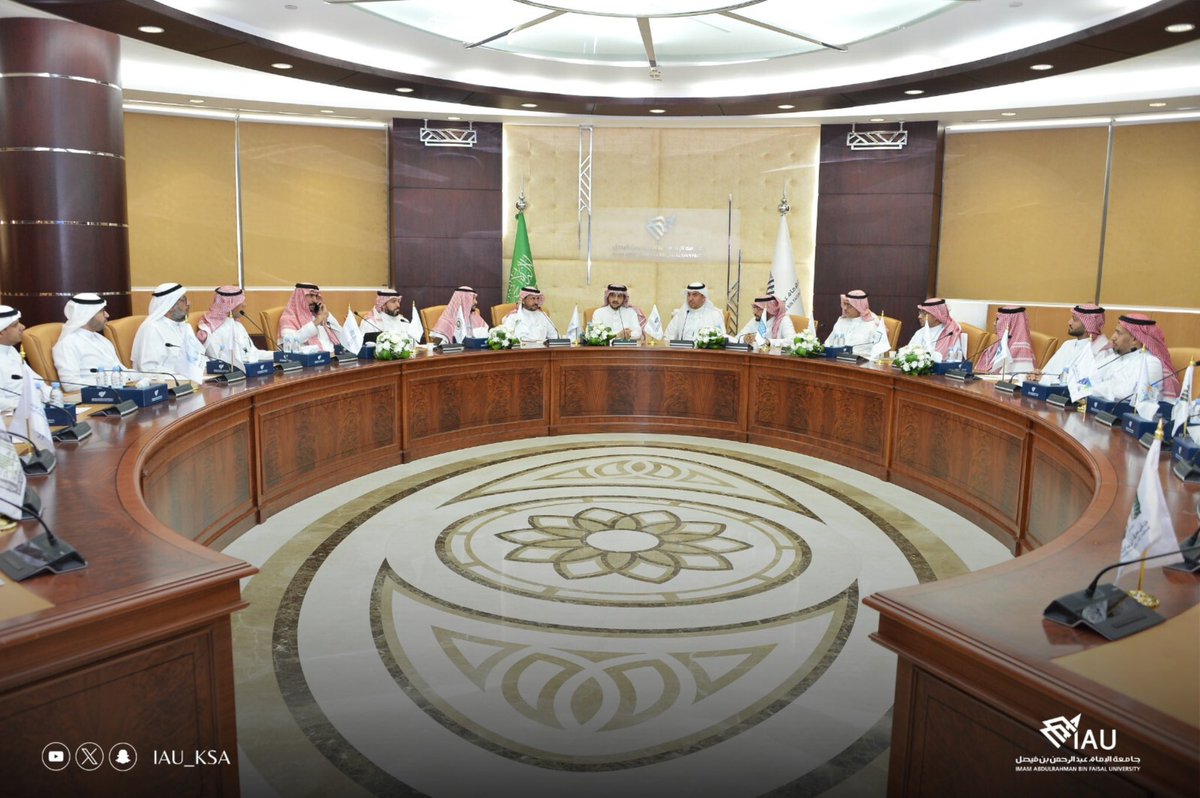 واس/ لجنة عمداء كليات الحاسب تعقد اجتماعها الـ 18 بجامعة الإمام عبدالرحمن بن فيصل spa.gov.sa/ar/N2100981?ty… via <a href="/SPAregions/">واس العام</a>