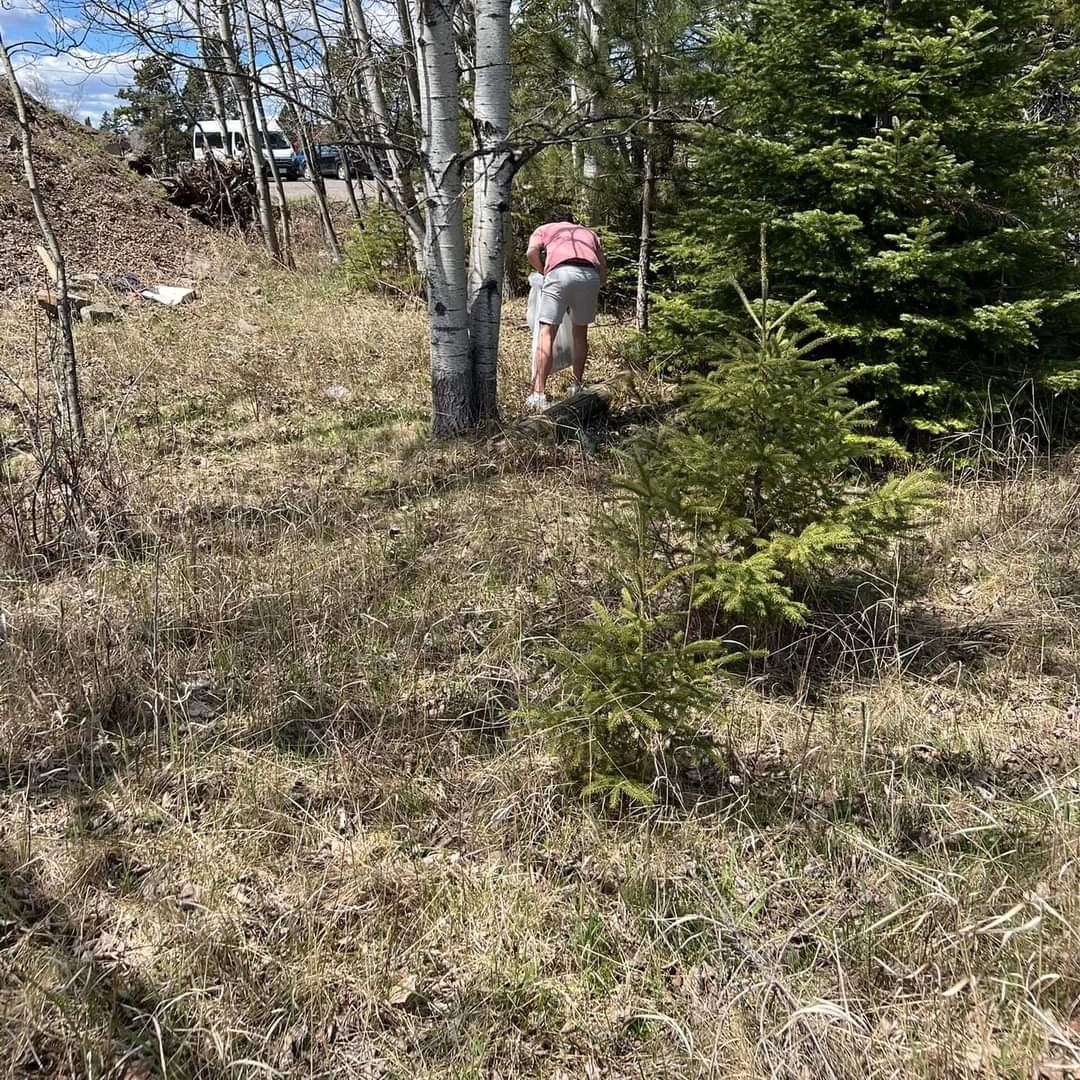 Big shout out to everyone who helped cleaned up MacDougall St area around the Thunder Bay Jail! Special shout out to our DIIAC committee for organizing! #SpringUpTbay #CorrectionsCaresAboutOurCommunity