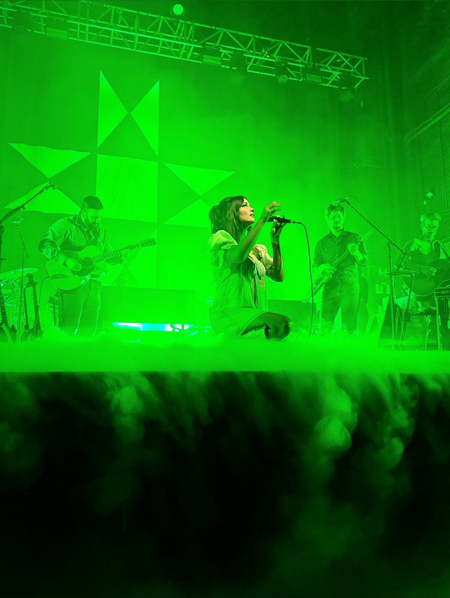 Courttt__'s tweet photo. D e e p e r  W e l l  T o u r 🌱✨
.
.
.
From my first show in 2012 until now, the experience of witnessing @KaceyMusgraves live will truly never get old. 
Always a joy to hear new songs for the first time mixed in with my forever favourites 🤍 #kaceymusgraves #deeperwelltour https://t.co/AJGZjC0e1e