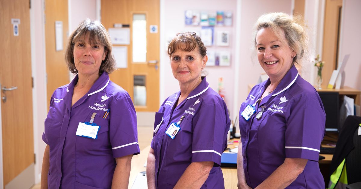 It’s International Nurses Day! 🩺 Our dedicated nurses deliver care to our patients with life limiting illnesses. Many of our community nurses are the first touchpoint for patients and their families. Last year, our nurses supported 1,745 patients. bit.ly/4b84jS9