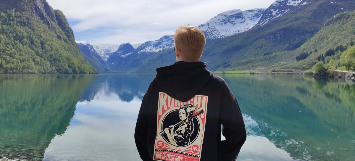 HanPayne's tweet photo. Had an amazing week in Norway. <3 Sad to be leaving but will definitely be back! Now to figure out how to fit all this chocolate into my suitcase... https://t.co/zZmPcHyCqM