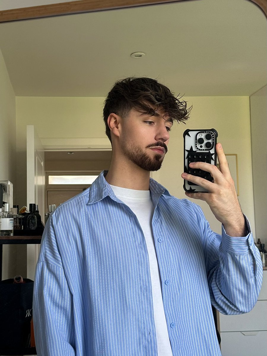 guys i wanna be a hot twitter gay any suggestions