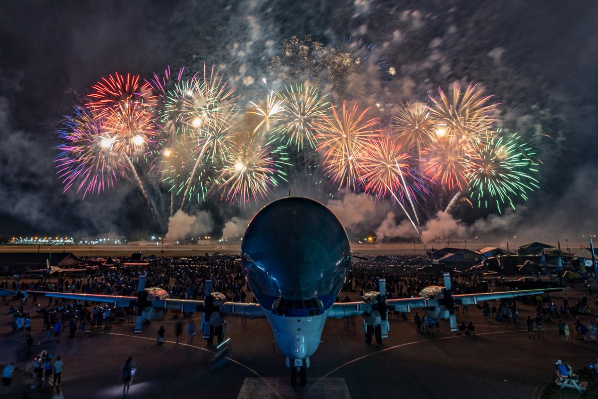 For the eighth time since 2016, EAA AirVenture Oshkosh has been included in the USA Today public vote for the nation's 10 best air shows.

Read more: discover.eaa.org/geEI50RCafj

#EAA #AirVenture #Oshkosh #airshow #aviation