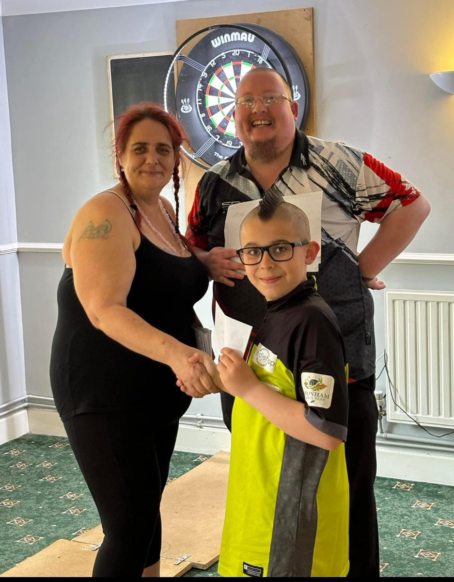 Congratulations Lennon wharf winning the Lakenheath youth competition yesterday. Also reaching he semi final in the men’s competition 👏🏻#targetdarts #Elite1 #StepBeyond @TargetElite1