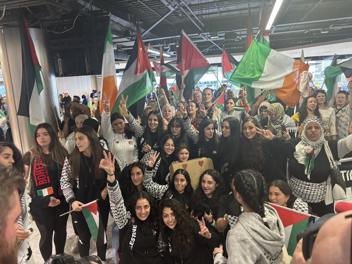 Daniel Lambert tweet media