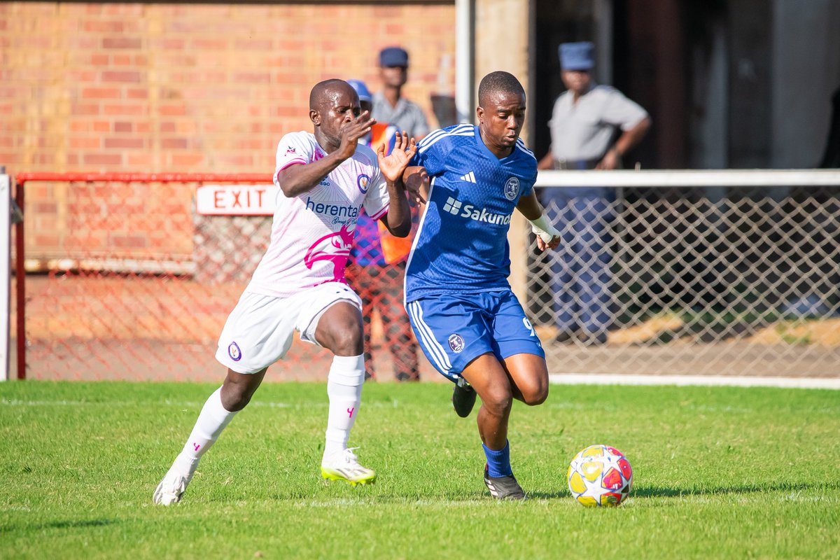 55’ Injury inspired substitution. Kadonzvo makes way for Mandinyenya Dynamos FC 1️⃣-0️⃣ Herentals FC #GlamourBoys