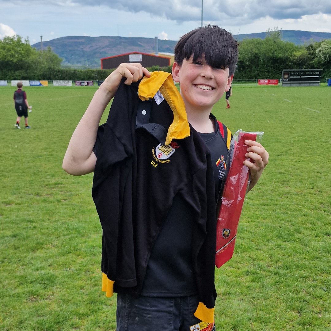 Thomas shines on rugby tour, leading team to victory against Denbigh Rugby Club. With stellar defensive tackles, he's hailed Player of The Day! 🏉' - Ms. Steer @RichmondFC1861 @CRDinbych #Teddington #TeddingtonSchool #ExcellentEducation