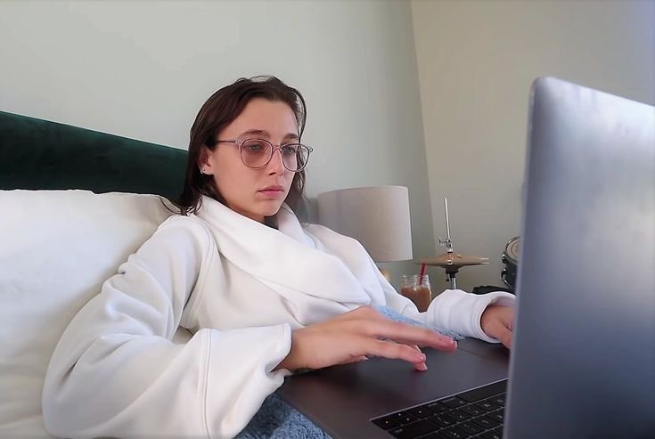 “i’m working late” (creating my dream life on pinterest)