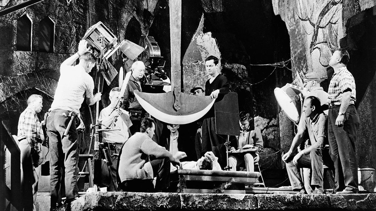 “Roger (Corman) did make pictures very quickly, but they were made throughly. They were brilliantly designed and brilliantly thought out. He was one of the best directors I ever worked with in my life.”
– Vincent Price

1961 • The pit and the pendulum