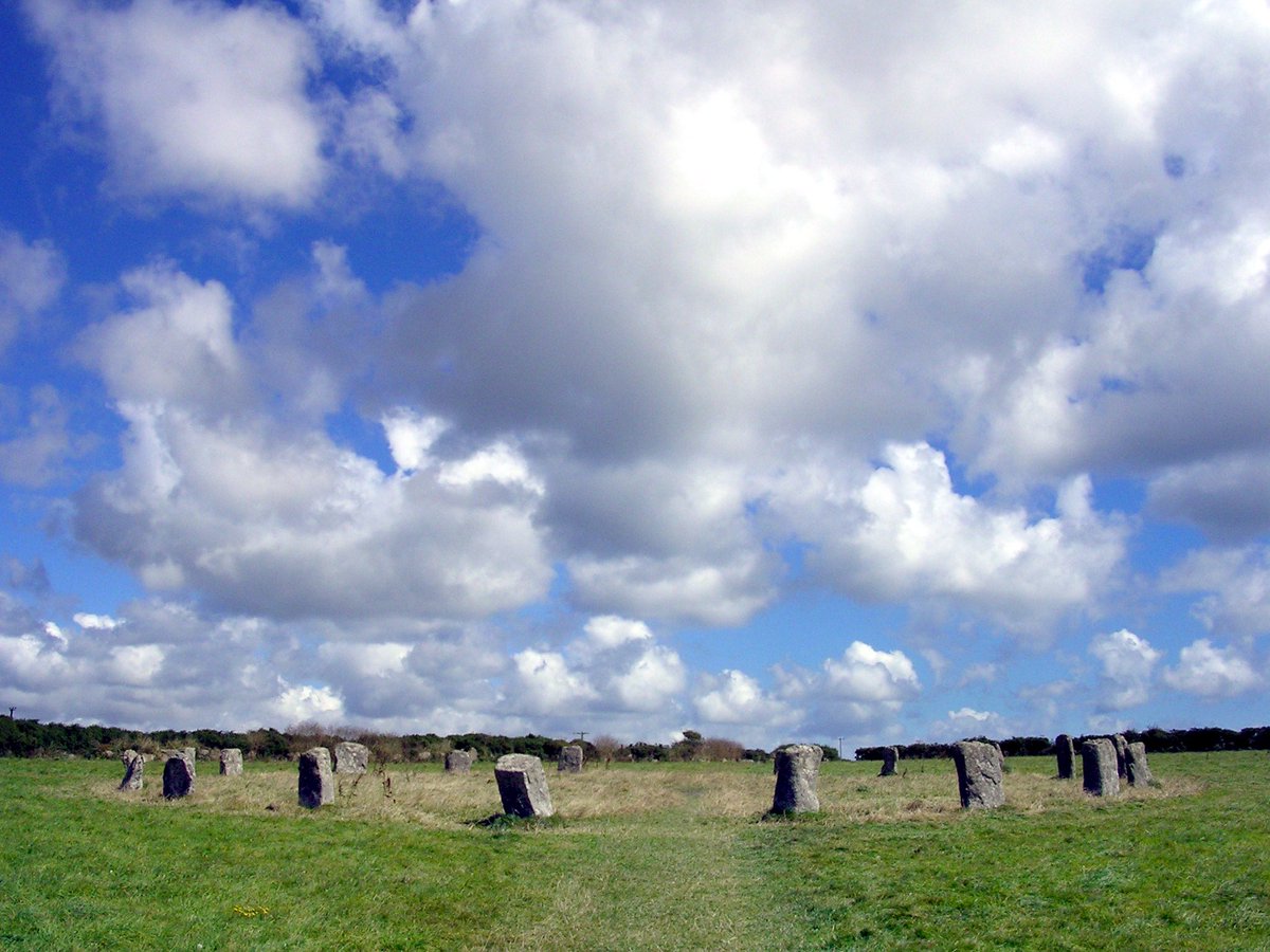 For #StandingStoneSunday a spectacular view of The Merry Maidens in Penwith courtesy of Jim Champion. @SaveRedlandLibr @AlisonFisk @drclairenolan