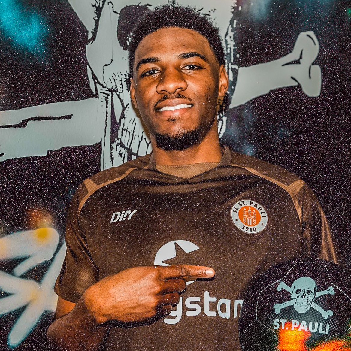 🏴󠁧󠁢󠁥󠁮󠁧󠁿🇳🇬 Dapo Afolayan (26) really went from playing in the English non-league to Bundesliga... He's just been promoted to the top tier of German football with St. Pauli! Superb journey, @dapo_afolayan. Never give up on your dreams. 📈❤️