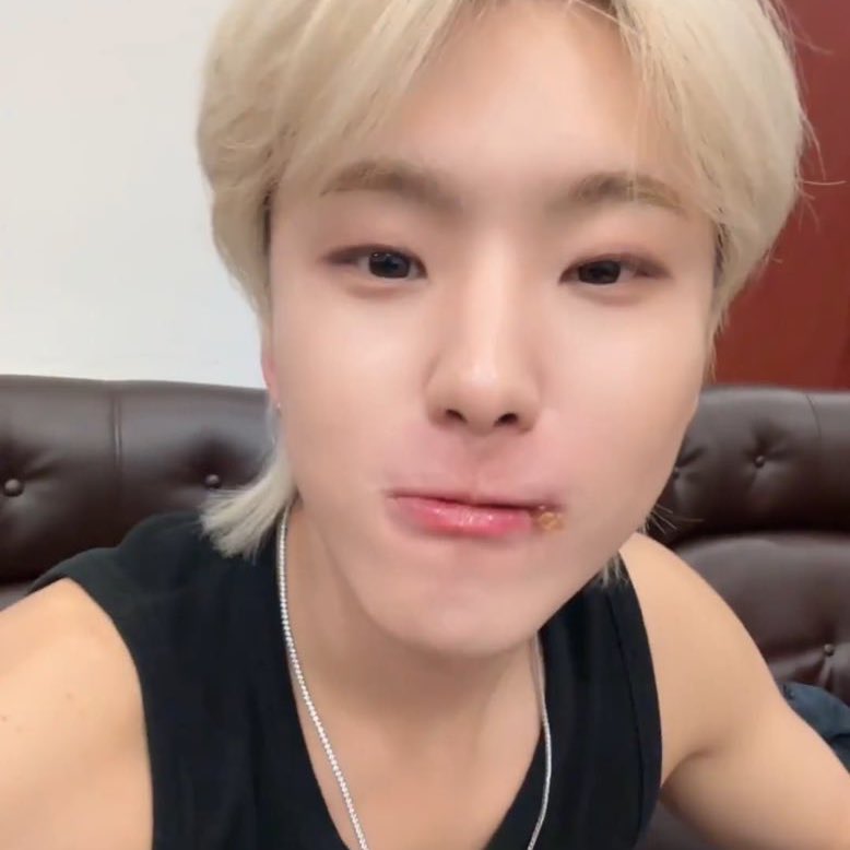 6sec_hoshi's tweet photo. 데자뷰우-
햄주둥이 https://t.co/euzlFfv0CC