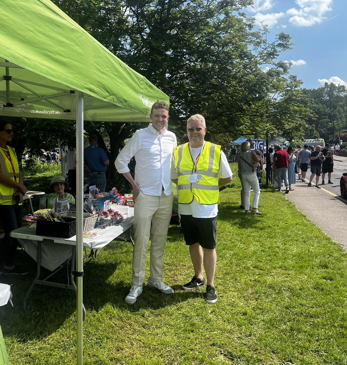 What a lovely afternoon in the sun at the Chislehurst Car Show - great to see so many people there. Good to catch up with @MikeJackBR7 and @VisitChis - well done to everyone involved with putting today together!