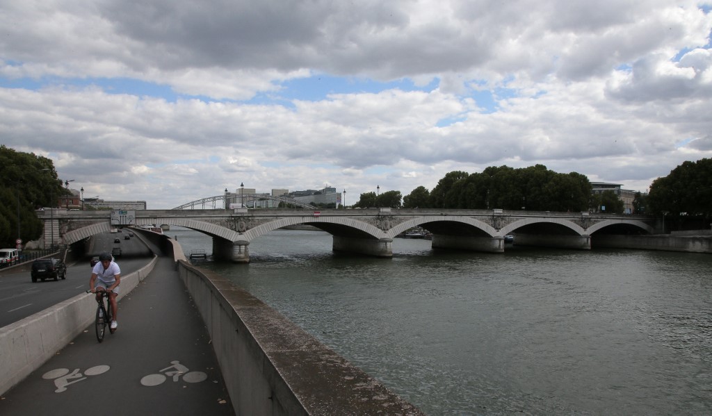 Corps démembré découvert pont d'Austerlitz : un homme placé en garde à vue france3-regions.francetvinfo.fr/paris-ile-de-f… #paris