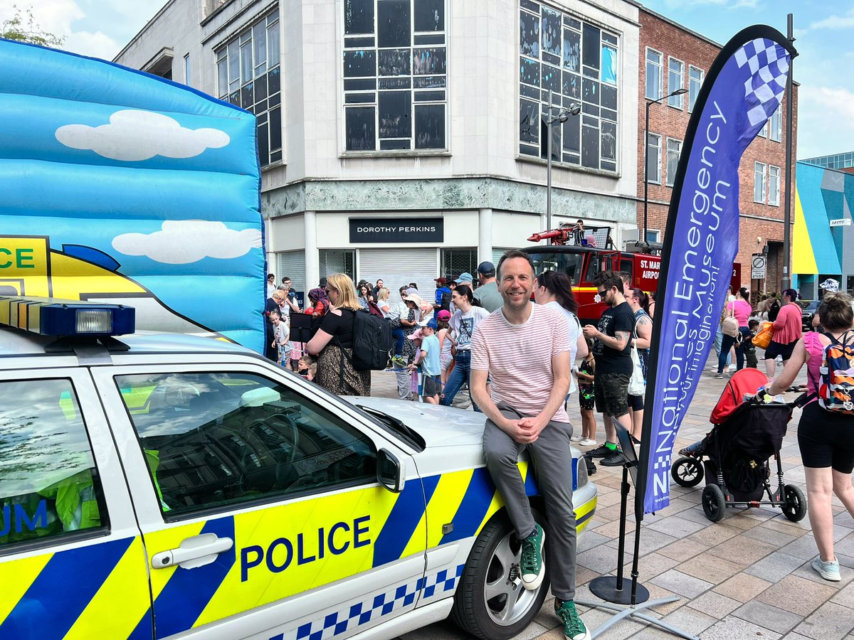 Fantastic turnout at @MoorSheffield today for the 999 Fun Day! 🚨🚓🚒🚑 A big thank you to @NESMUSEUM for showcasing their incredible collection. Sheffield city centre is on the up—another great reason to come and enjoy all it has to offer!