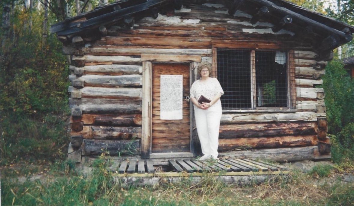 Happy Mother’s Day to my mom who is no longer with us and who raised us 3 kids in this cabin with no running water, no power and no plumbing. She was an amazing hard working mom and never gave up even in the toughest of times 💐