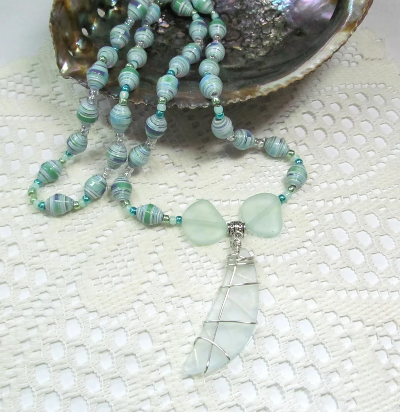 Check this out from Shannon at  @paperbeadboutiq and her shop on #Etsy

Handmade Paper Bead Necklace 
etsy.com/listing/172218…

#beads #starseller #etsyshop#handmade #papercraft #supplies #handcoloredpaperbeads #handmadebeads #jewelrymakingbeads #craftingbeads
