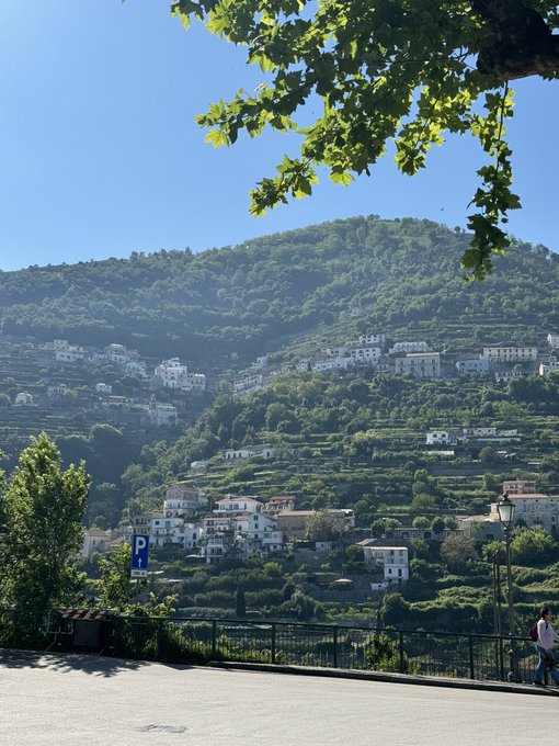 2 pic. Enjoying Italy ?? https://t.co/bKvRuHVBRz